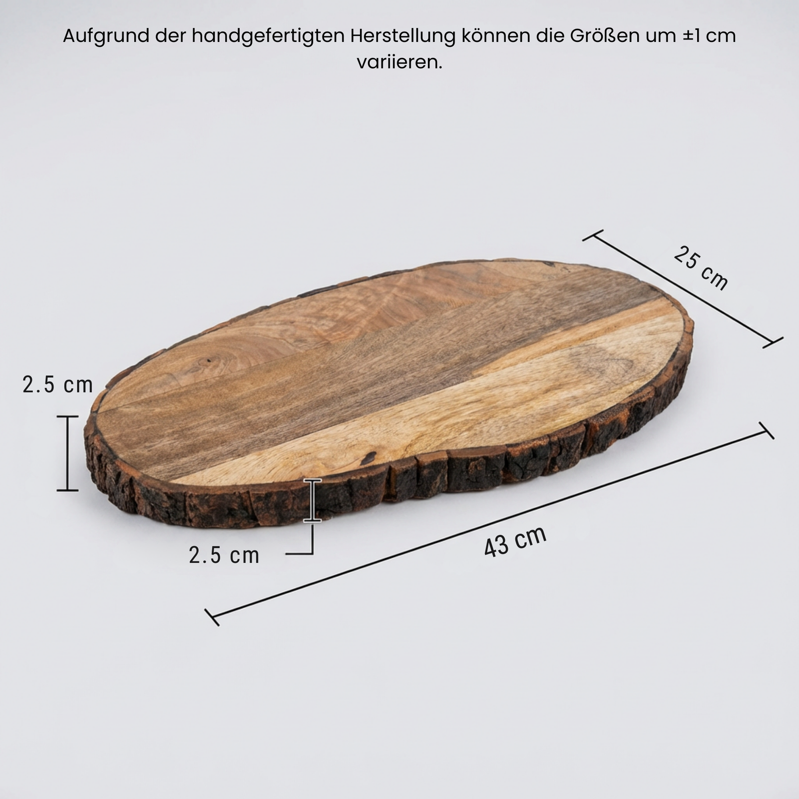 Schneidebrett mit natürlicher Rindenkante